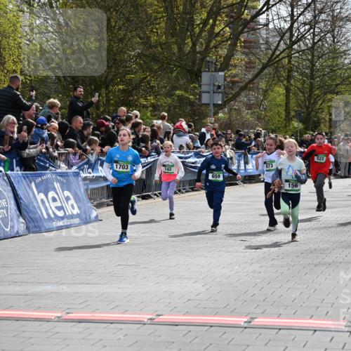 12.04.2026 - 45. Internationalen Wilhelmsburger Insellauf J. Mangold http://msf.ph/oto/9522973 12.04.2026 14:35:17 Ziel 415, 1707, 846, 842, 1703, 156, 659, 873, 142, 522, 1009 meine-sportfotos.de