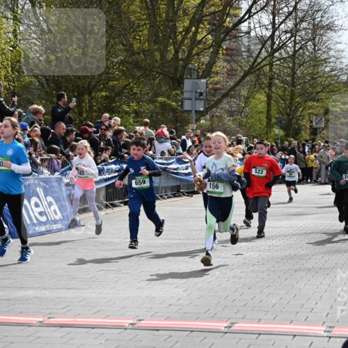 12.04.2026 - 45. Internationalen Wilhelmsburger Insellauf J. Mangold http://msf.ph/oto/9522978 12.04.2026 14:35:17 Ziel 415, 1707, 846, 842, 1703, 156, 659, 873, 142, 522, 1009 meine-sportfotos.de