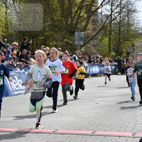 12.04.2026 - 45. Internationalen Wilhelmsburger Insellauf J. Mangold http://msf.ph/oto/9522987 12.04.2026 14:35:18 Ziel 415, 1707, 846, 842, 1703, 156, 659, 873, 142, 522, 1009, 419, 80 meine-sportfotos.de