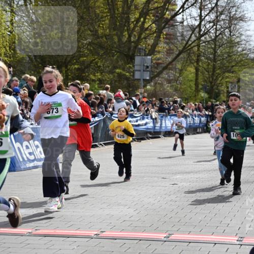 12.04.2026 - 45. Internationalen Wilhelmsburger Insellauf J. Mangold http://msf.ph/oto/9522993 12.04.2026 14:35:19 Ziel 846, 842, 1703, 156, 659, 873, 142, 522, 1009, 419, 80 meine-sportfotos.de