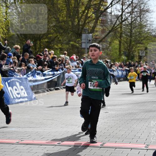 12.04.2026 - 45. Internationalen Wilhelmsburger Insellauf J. Mangold http://msf.ph/oto/9523000 12.04.2026 14:35:20 Ziel 1703, 156, 659, 873, 142, 522, 1009, 419, 80, 366, 574 meine-sportfotos.de