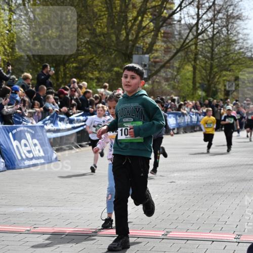 12.04.2026 - 45. Internationalen Wilhelmsburger Insellauf J. Mangold http://msf.ph/oto/9523003 12.04.2026 14:35:21 Ziel 1703, 156, 659, 873, 142, 522, 1009, 419, 80, 366, 574 meine-sportfotos.de