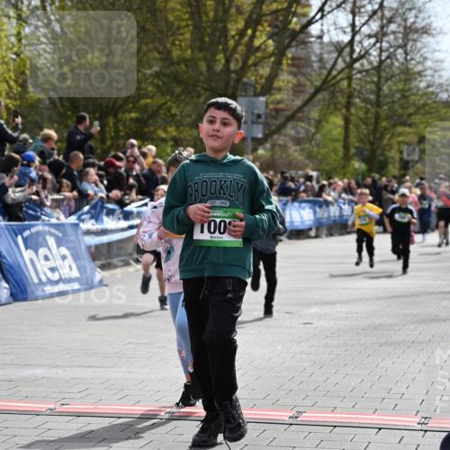 12.04.2026 - 45. Internationalen Wilhelmsburger Insellauf J. Mangold http://msf.ph/oto/9523005 12.04.2026 14:35:21 Ziel 1703, 156, 659, 873, 142, 522, 1009, 419, 80, 366, 574 meine-sportfotos.de