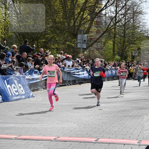 12.04.2026 - 45. Internationalen Wilhelmsburger Insellauf J. Mangold http://msf.ph/oto/9523020 12.04.2026 14:35:26 Ziel 419, 80, 366, 574, 1017, 1717, 312, 340, 848, 1728 meine-sportfotos.de