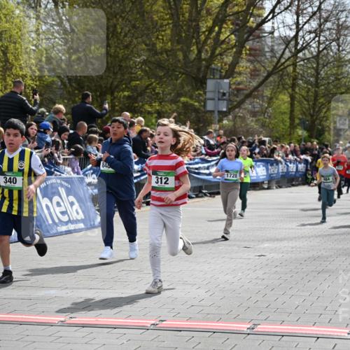 12.04.2026 - 45. Internationalen Wilhelmsburger Insellauf J. Mangold http://msf.ph/oto/9523045 12.04.2026 14:35:28 Ziel 366, 574, 1017, 1717, 312, 340, 848, 1728, 474, 484, 137, 582 meine-sportfotos.de