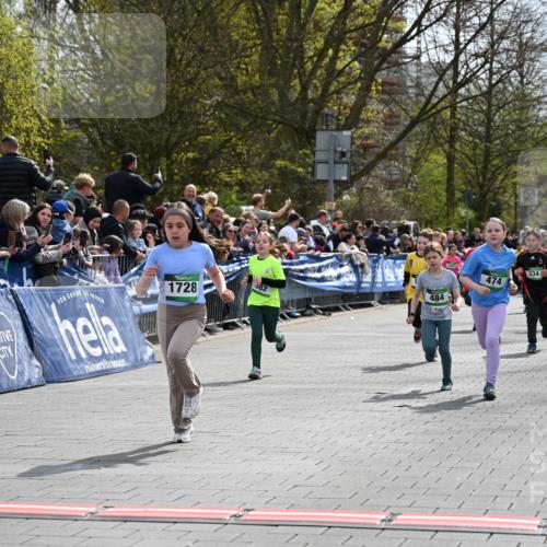 12.04.2026 - 45. Internationalen Wilhelmsburger Insellauf J. Mangold http://msf.ph/oto/9523056 12.04.2026 14:35:30 Ziel 1017, 1717, 312, 340, 848, 1728, 474, 484, 137, 582, 334 meine-sportfotos.de