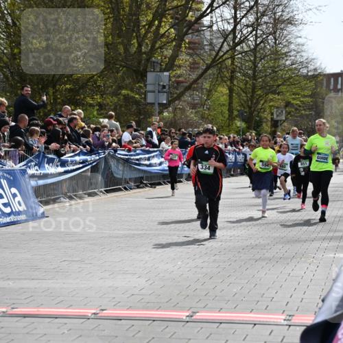 12.04.2026 - 45. Internationalen Wilhelmsburger Insellauf J. Mangold http://msf.ph/oto/9523068 12.04.2026 14:35:32 Ziel 1717, 312, 340, 848, 1728, 474, 484, 137, 582, 334, 514, 594, 680 meine-sportfotos.de