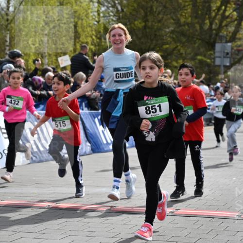 12.04.2026 - 45. Internationalen Wilhelmsburger Insellauf J. Mangold http://msf.ph/oto/9523084 12.04.2026 14:35:38 Ziel 334, 514, 594, 680, 851, 515, 432, 513, 442, 603, 364, 425, 813, 674, 1724 meine-sportfotos.de