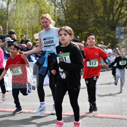 12.04.2026 - 45. Internationalen Wilhelmsburger Insellauf J. Mangold http://msf.ph/oto/9523087 12.04.2026 14:35:38 Ziel 334, 514, 594, 680, 851, 515, 432, 513, 442, 603, 364, 425, 813, 674, 1724 meine-sportfotos.de