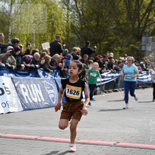12.04.2026 - 45. Internationalen Wilhelmsburger Insellauf J. Mangold http://msf.ph/oto/9523124 12.04.2026 14:35:44 Ziel 364, 425, 813, 674, 1724, 118, 322, 525, 77, 549, 1729, 606, 13 meine-sportfotos.de