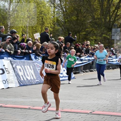 12.04.2026 - 45. Internationalen Wilhelmsburger Insellauf J. Mangold http://msf.ph/oto/9523125 12.04.2026 14:35:44 Ziel 364, 425, 813, 674, 1724, 118, 322, 525, 77, 549, 1729, 606, 13 meine-sportfotos.de