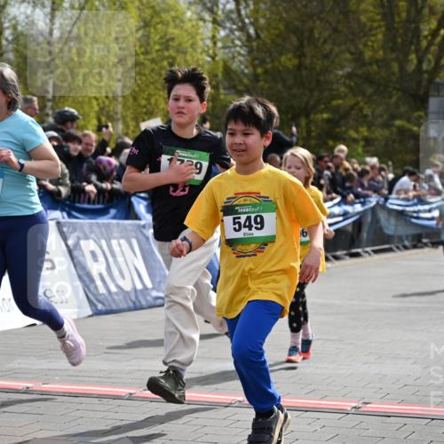 12.04.2026 - 45. Internationalen Wilhelmsburger Insellauf J. Mangold http://msf.ph/oto/9523135 12.04.2026 14:35:47 Ziel 118, 322, 525, 77, 549, 1729, 606, 13, 850, 481, 81 meine-sportfotos.de