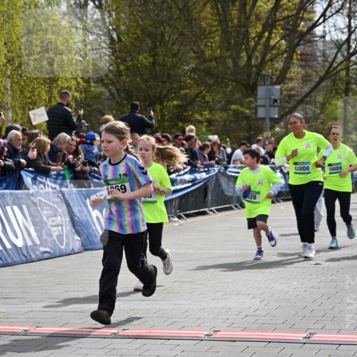 12.04.2026 - 45. Internationalen Wilhelmsburger Insellauf J. Mangold http://msf.ph/oto/9523166 12.04.2026 14:35:54 Ziel 850, 481, 81, 1069, 583, 628, 557, 585, 79, 76 meine-sportfotos.de