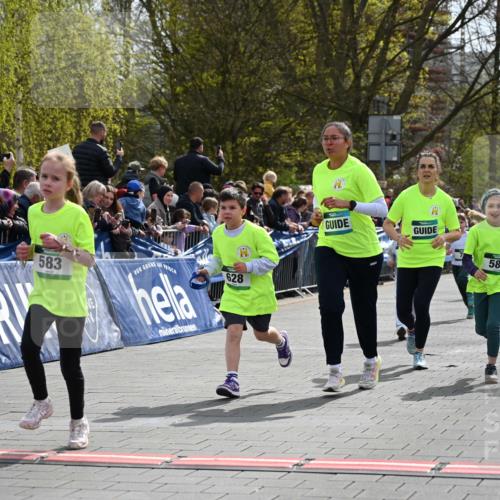 12.04.2026 - 45. Internationalen Wilhelmsburger Insellauf J. Mangold http://msf.ph/oto/9523180 12.04.2026 14:35:55 Ziel 81, 1069, 583, 628, 557, 585, 79, 76, 344, 90 meine-sportfotos.de