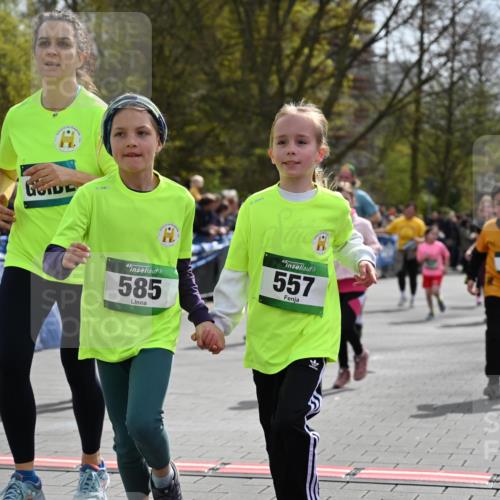 12.04.2026 - 45. Internationalen Wilhelmsburger Insellauf J. Mangold http://msf.ph/oto/9523200 12.04.2026 14:35:58 Ziel 1069, 583, 628, 557, 585, 79, 76, 344, 90, 1732, 847 meine-sportfotos.de