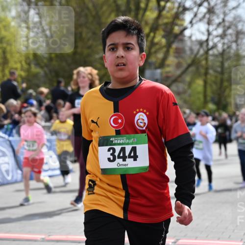 12.04.2026 - 45. Internationalen Wilhelmsburger Insellauf J. Mangold http://msf.ph/oto/9523224 12.04.2026 14:36:01 Ziel 79, 76, 344, 90, 1732, 847, 641, 1056, 411 meine-sportfotos.de