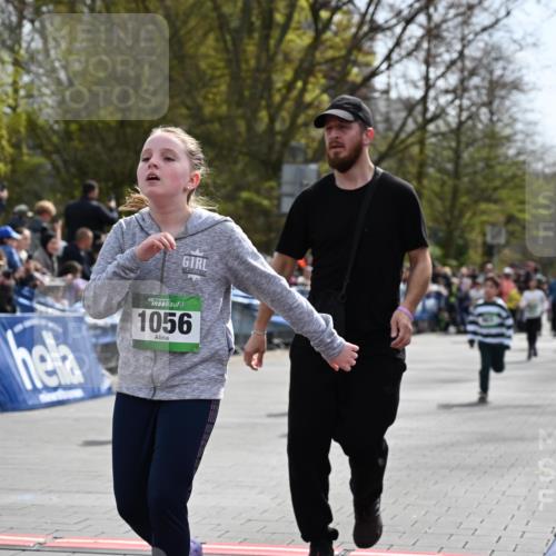 12.04.2026 - 45. Internationalen Wilhelmsburger Insellauf J. Mangold http://msf.ph/oto/9523250 12.04.2026 14:36:05 Ziel 847, 641, 1056, 411, 93, 148, 1710, 863 meine-sportfotos.de