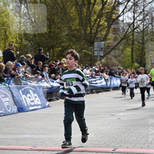 12.04.2026 - 45. Internationalen Wilhelmsburger Insellauf J. Mangold http://msf.ph/oto/9523258 12.04.2026 14:36:09 Ziel 93, 148, 1710, 863, 820 meine-sportfotos.de