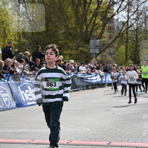 12.04.2026 - 45. Internationalen Wilhelmsburger Insellauf J. Mangold http://msf.ph/oto/9523262 12.04.2026 14:36:09 Ziel 93, 148, 1710, 863, 820 meine-sportfotos.de