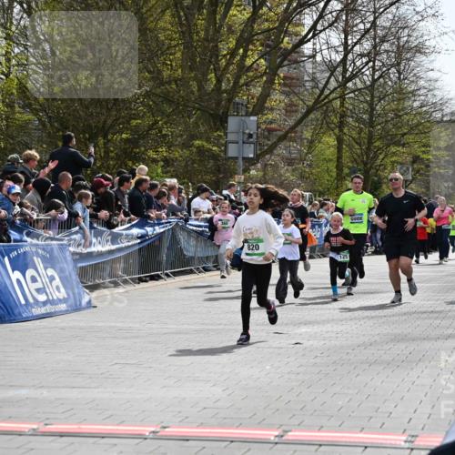 12.04.2026 - 45. Internationalen Wilhelmsburger Insellauf J. Mangold http://msf.ph/oto/9523267 12.04.2026 14:36:10 Ziel 93, 148, 1710, 863, 820, 328, 1025, 360, 325 meine-sportfotos.de
