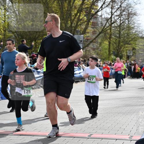 12.04.2026 - 45. Internationalen Wilhelmsburger Insellauf J. Mangold http://msf.ph/oto/9523293 12.04.2026 14:36:15 Ziel 820, 328, 1025, 360, 325, 125, 827, 1024 meine-sportfotos.de