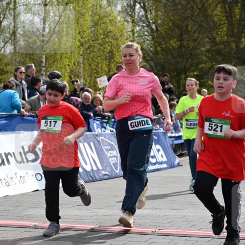 12.04.2026 - 45. Internationalen Wilhelmsburger Insellauf J. Mangold http://msf.ph/oto/9523323 12.04.2026 14:36:20 Ziel 1024, 517, 521 meine-sportfotos.de