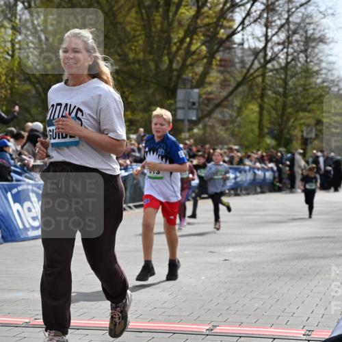 12.04.2026 - 45. Internationalen Wilhelmsburger Insellauf J. Mangold http://msf.ph/oto/9523343 12.04.2026 14:36:32 Ziel 1013, 1030, 1033, 834, 1003 meine-sportfotos.de
