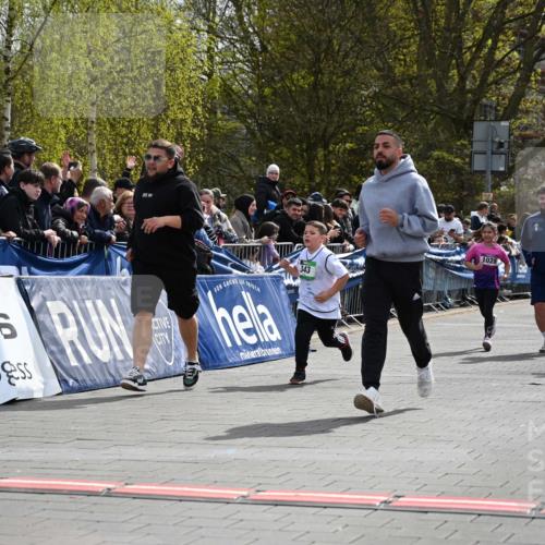 12.04.2026 - 45. Internationalen Wilhelmsburger Insellauf J. Mangold http://msf.ph/oto/9523396 12.04.2026 14:36:43 Ziel 296, 343, 665 meine-sportfotos.de