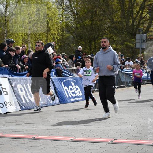 12.04.2026 - 45. Internationalen Wilhelmsburger Insellauf J. Mangold http://msf.ph/oto/9523398 12.04.2026 14:36:43 Ziel 296, 343, 665 meine-sportfotos.de