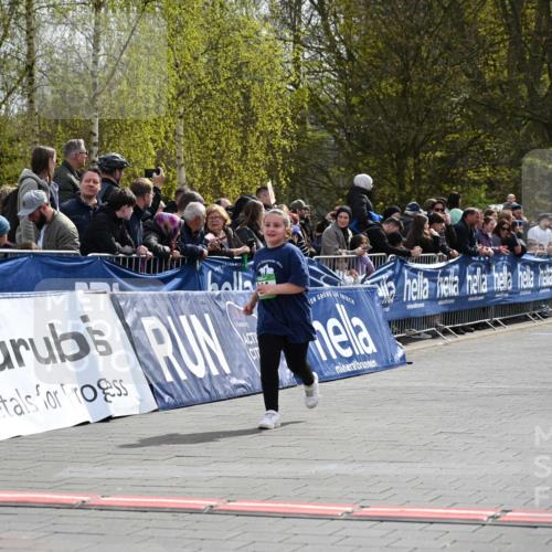 12.04.2026 - 45. Internationalen Wilhelmsburger Insellauf J. Mangold http://msf.ph/oto/9523438 12.04.2026 14:36:54 Ziel 300, 644, 511, 650 meine-sportfotos.de