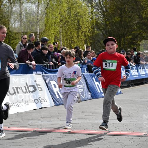12.04.2026 - 45. Internationalen Wilhelmsburger Insellauf J. Mangold http://msf.ph/oto/9523472 12.04.2026 14:36:58 Ziel 644, 511, 650, 689 meine-sportfotos.de
