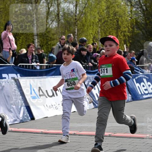 12.04.2026 - 45. Internationalen Wilhelmsburger Insellauf J. Mangold http://msf.ph/oto/9523476 12.04.2026 14:36:58 Ziel 644, 511, 650, 689 meine-sportfotos.de