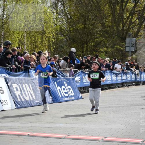 12.04.2026 - 45. Internationalen Wilhelmsburger Insellauf J. Mangold http://msf.ph/oto/9523523 12.04.2026 14:37:10 Ziel 92, 874, 297 meine-sportfotos.de