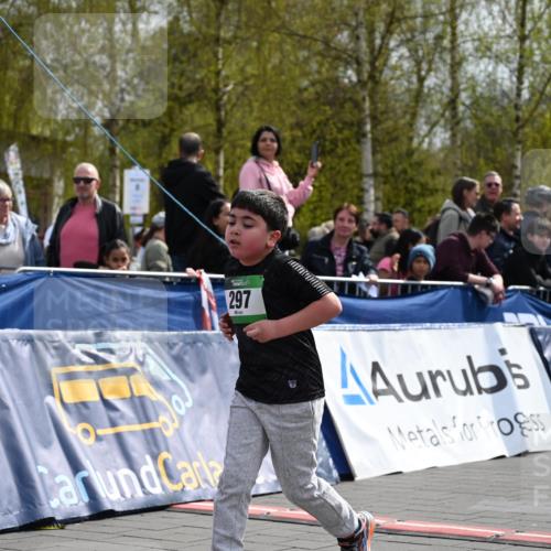 12.04.2026 - 45. Internationalen Wilhelmsburger Insellauf J. Mangold http://msf.ph/oto/9523528 12.04.2026 14:37:13 Ziel 874, 297, 310 meine-sportfotos.de