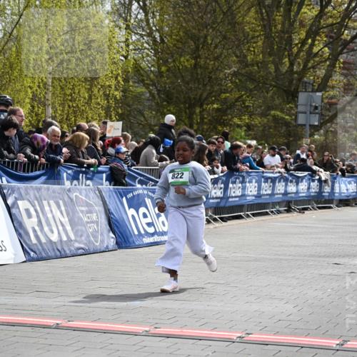 12.04.2026 - 45. Internationalen Wilhelmsburger Insellauf J. Mangold http://msf.ph/oto/9523544 12.04.2026 14:37:26 Ziel 822, 1031 meine-sportfotos.de