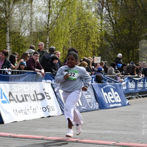 12.04.2026 - 45. Internationalen Wilhelmsburger Insellauf J. Mangold http://msf.ph/oto/9523554 12.04.2026 14:37:26 Ziel 822, 1031 meine-sportfotos.de