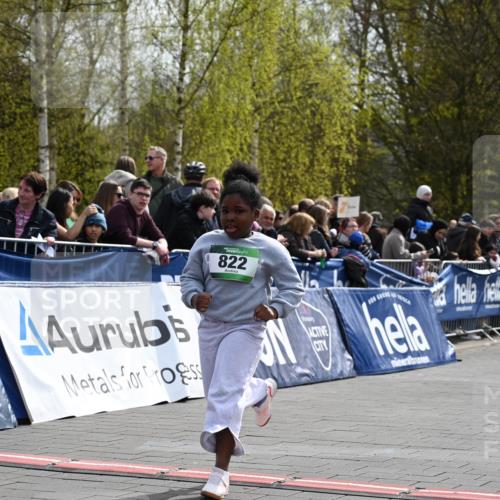 12.04.2026 - 45. Internationalen Wilhelmsburger Insellauf J. Mangold http://msf.ph/oto/9523555 12.04.2026 14:37:26 Ziel 822, 1031 meine-sportfotos.de