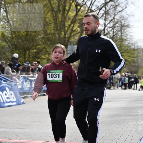 12.04.2026 - 45. Internationalen Wilhelmsburger Insellauf J. Mangold http://msf.ph/oto/9523569 12.04.2026 14:37:29 Ziel 822, 1031 meine-sportfotos.de