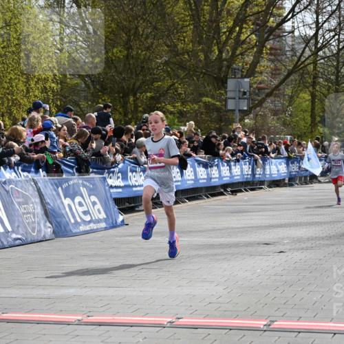 12.04.2026 - 45. Internationalen Wilhelmsburger Insellauf J. Mangold http://msf.ph/oto/9523587 12.04.2026 14:48:23 Ziel 1835, 1824 meine-sportfotos.de