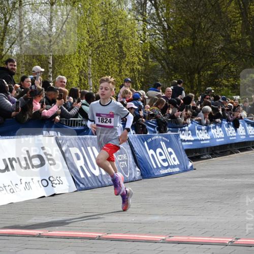 12.04.2026 - 45. Internationalen Wilhelmsburger Insellauf J. Mangold http://msf.ph/oto/9523612 12.04.2026 14:48:26 Ziel 1835, 1824 meine-sportfotos.de