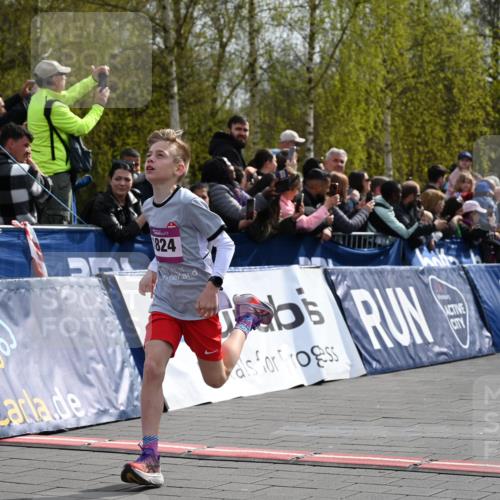 12.04.2026 - 45. Internationalen Wilhelmsburger Insellauf J. Mangold http://msf.ph/oto/9523618 12.04.2026 14:48:26 Ziel 1835, 1824 meine-sportfotos.de