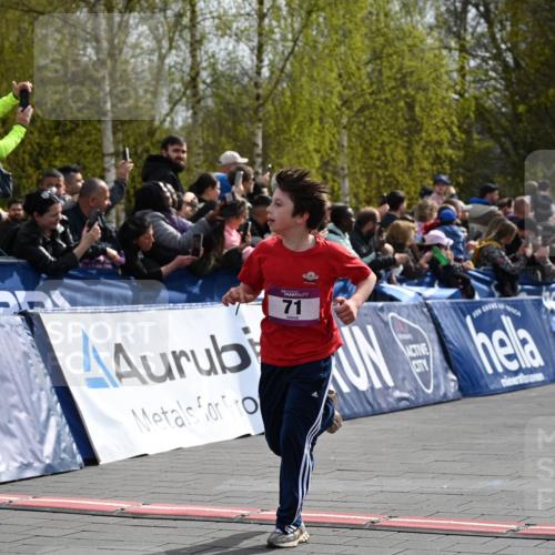 12.04.2026 - 45. Internationalen Wilhelmsburger Insellauf J. Mangold http://msf.ph/oto/9523636 12.04.2026 14:48:35 Ziel 71, 1838, 1068, 599, 18 meine-sportfotos.de