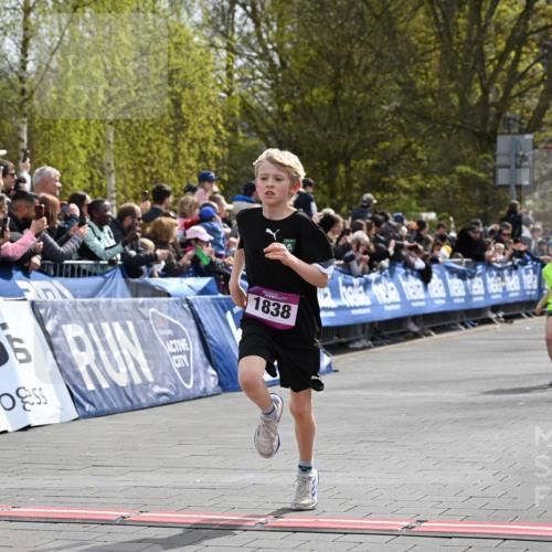 12.04.2026 - 45. Internationalen Wilhelmsburger Insellauf J. Mangold http://msf.ph/oto/9523640 12.04.2026 14:48:36 Ziel 71, 1838, 1068, 599, 18 meine-sportfotos.de