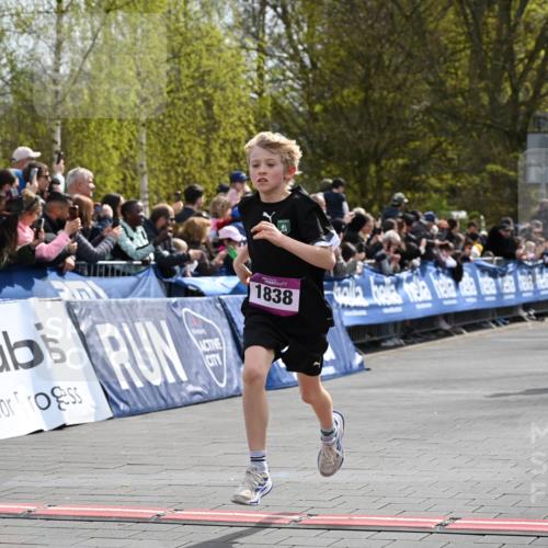 12.04.2026 - 45. Internationalen Wilhelmsburger Insellauf J. Mangold http://msf.ph/oto/9523641 12.04.2026 14:48:36 Ziel 71, 1838, 1068, 599, 18 meine-sportfotos.de