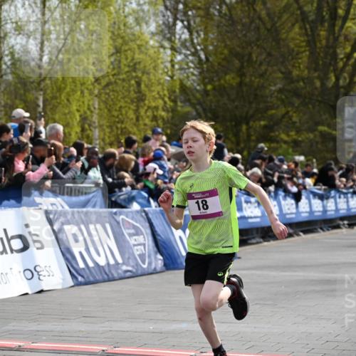 12.04.2026 - 45. Internationalen Wilhelmsburger Insellauf J. Mangold http://msf.ph/oto/9523657 12.04.2026 14:48:39 Ziel 71, 1838, 1068, 599, 18, 382 meine-sportfotos.de