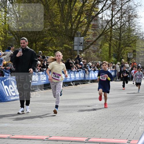 12.04.2026 - 45. Internationalen Wilhelmsburger Insellauf J. Mangold http://msf.ph/oto/9523700 12.04.2026 14:48:50 Ziel 1826, 1841, 337, 167, 1846, 683, 900, 899 meine-sportfotos.de