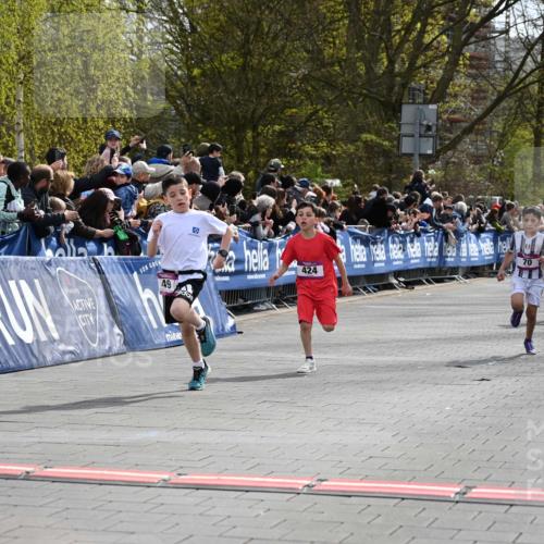 12.04.2026 - 45. Internationalen Wilhelmsburger Insellauf J. Mangold http://msf.ph/oto/9523731 12.04.2026 14:48:55 Ziel 1846, 683, 900, 899, 49, 424, 70, 381, 906 meine-sportfotos.de