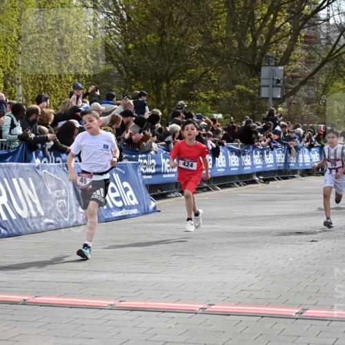 12.04.2026 - 45. Internationalen Wilhelmsburger Insellauf J. Mangold http://msf.ph/oto/9523733 12.04.2026 14:48:56 Ziel 683, 900, 899, 49, 424, 70, 381, 906, 1045 meine-sportfotos.de