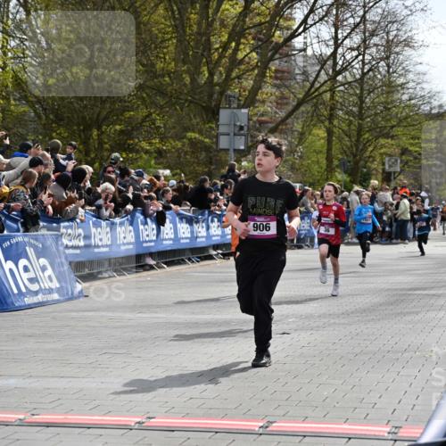 12.04.2026 - 45. Internationalen Wilhelmsburger Insellauf J. Mangold http://msf.ph/oto/9523753 12.04.2026 14:48:59 Ziel 49, 424, 70, 381, 906, 1045, 36, 904, 1807 meine-sportfotos.de