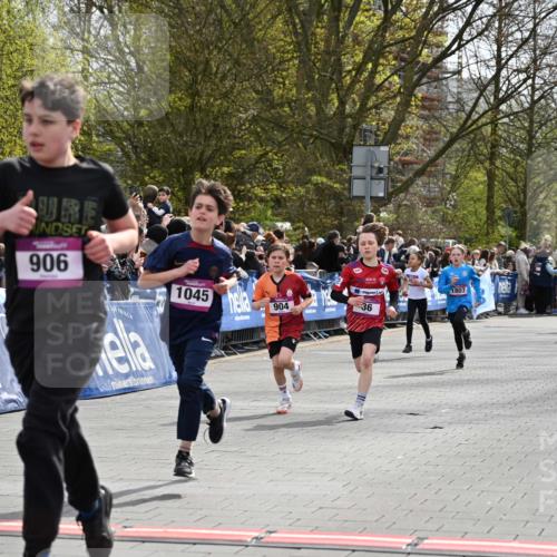12.04.2026 - 45. Internationalen Wilhelmsburger Insellauf J. Mangold http://msf.ph/oto/9523761 12.04.2026 14:49:00 Ziel 49, 424, 70, 381, 906, 1045, 36, 904, 1807 meine-sportfotos.de